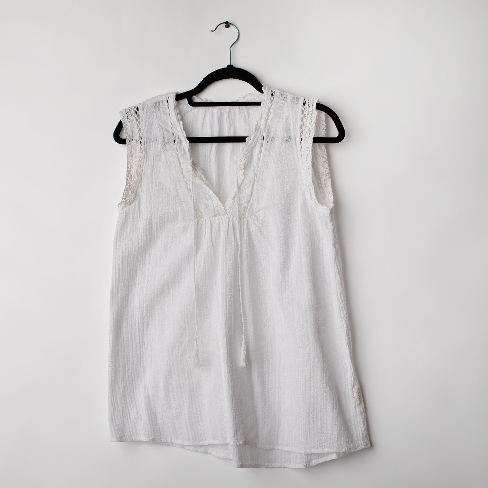 mystree | white sleeveless top | M